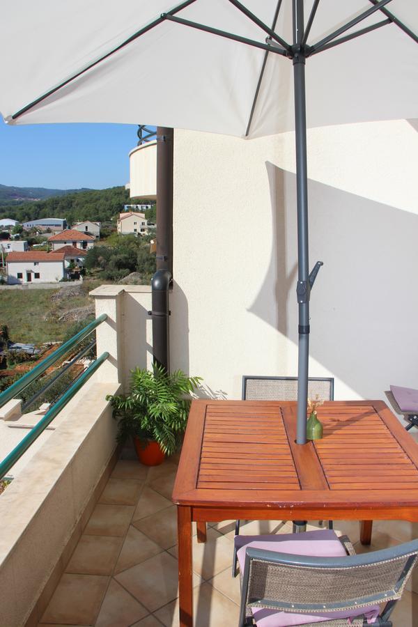 Apartamento Belic Vinko- House Jelsa  Habitación foto