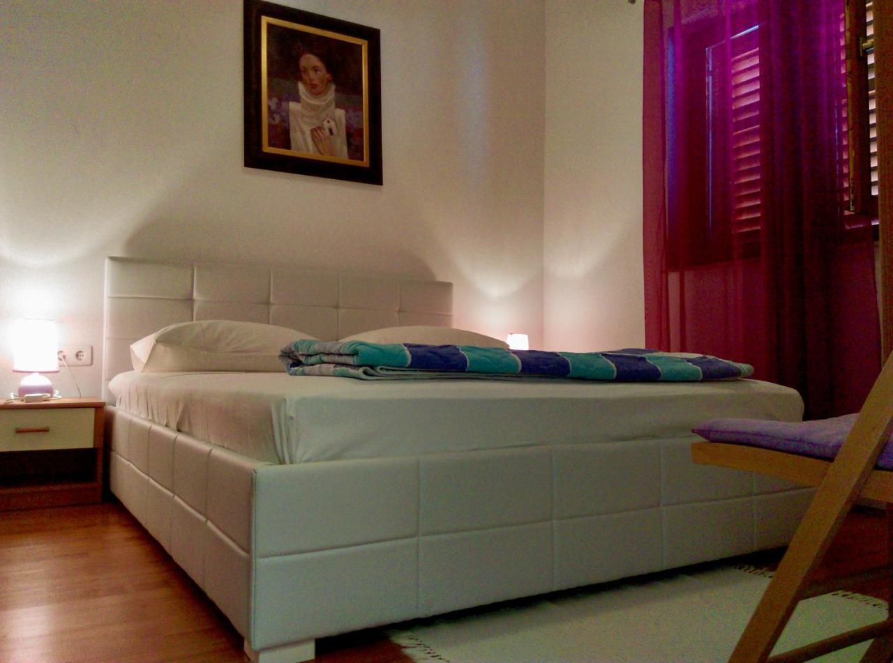 Apartamento Belic Vinko- House Jelsa  Exterior foto